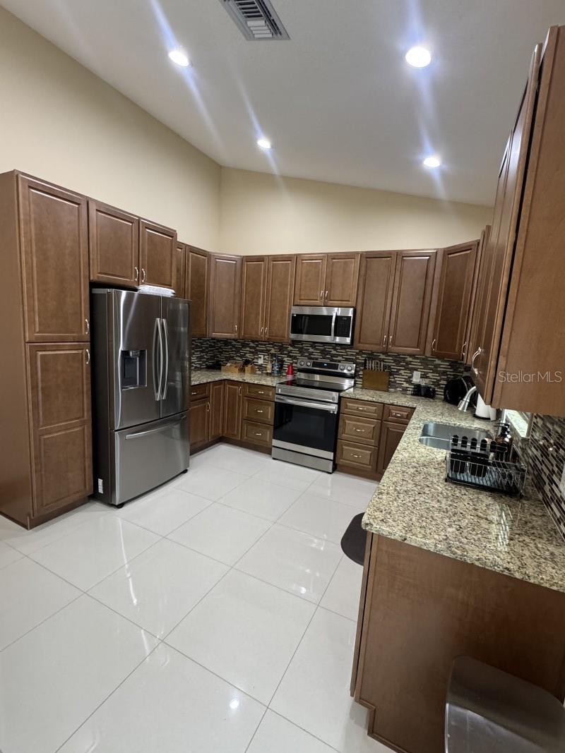 TAYLOR CRK ISLES UN VI - Residential