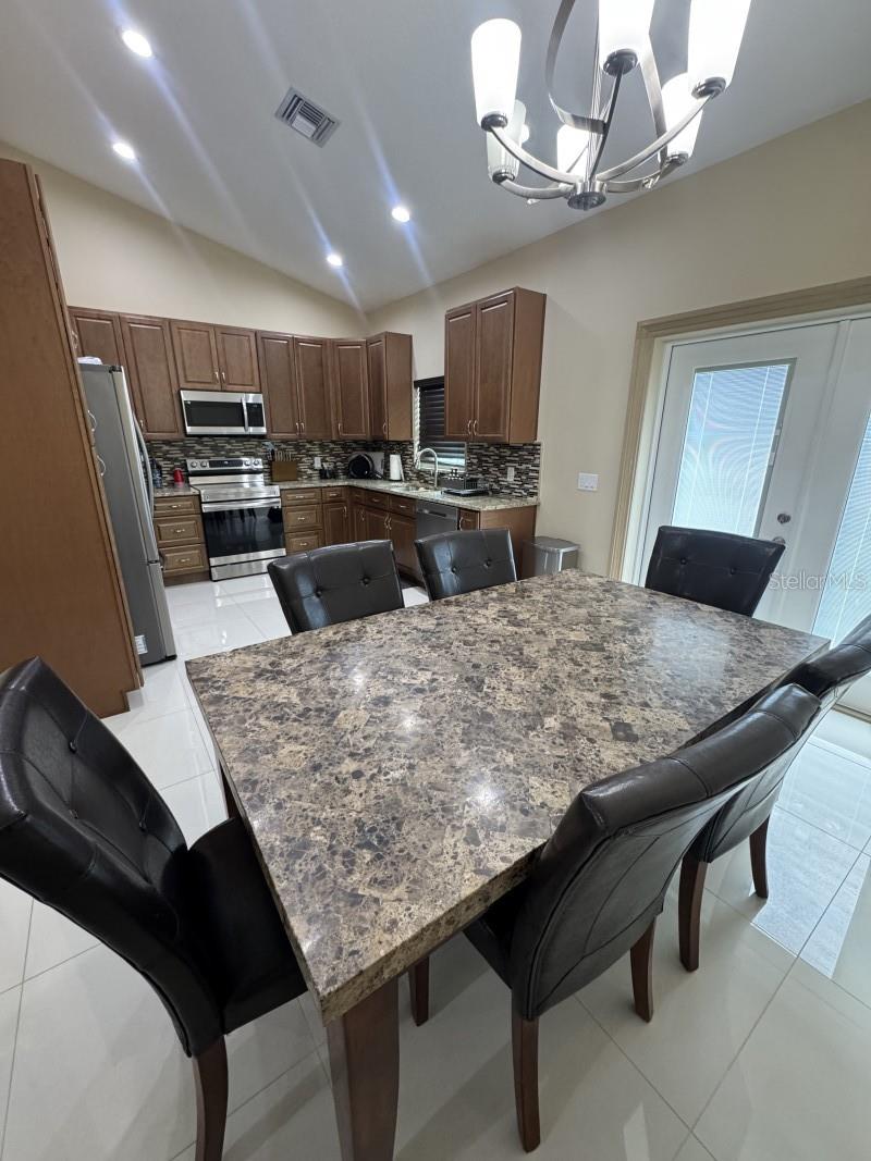 TAYLOR CRK ISLES UN VI - Residential