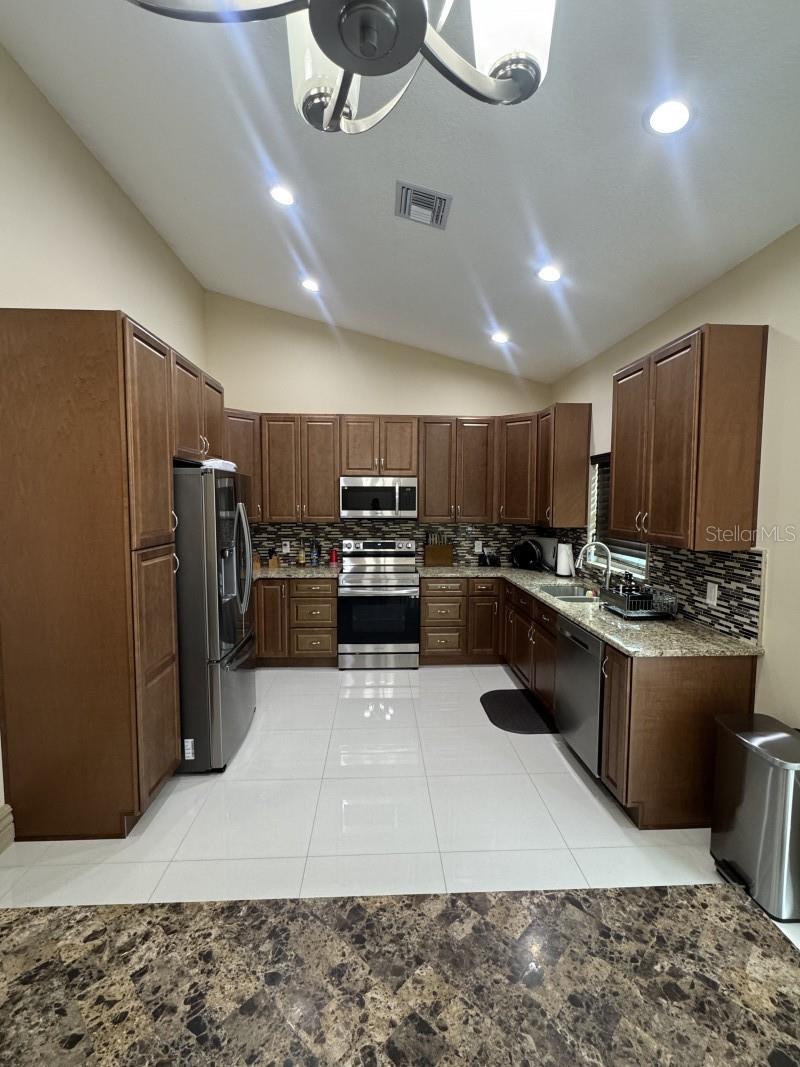 TAYLOR CRK ISLES UN VI - Residential