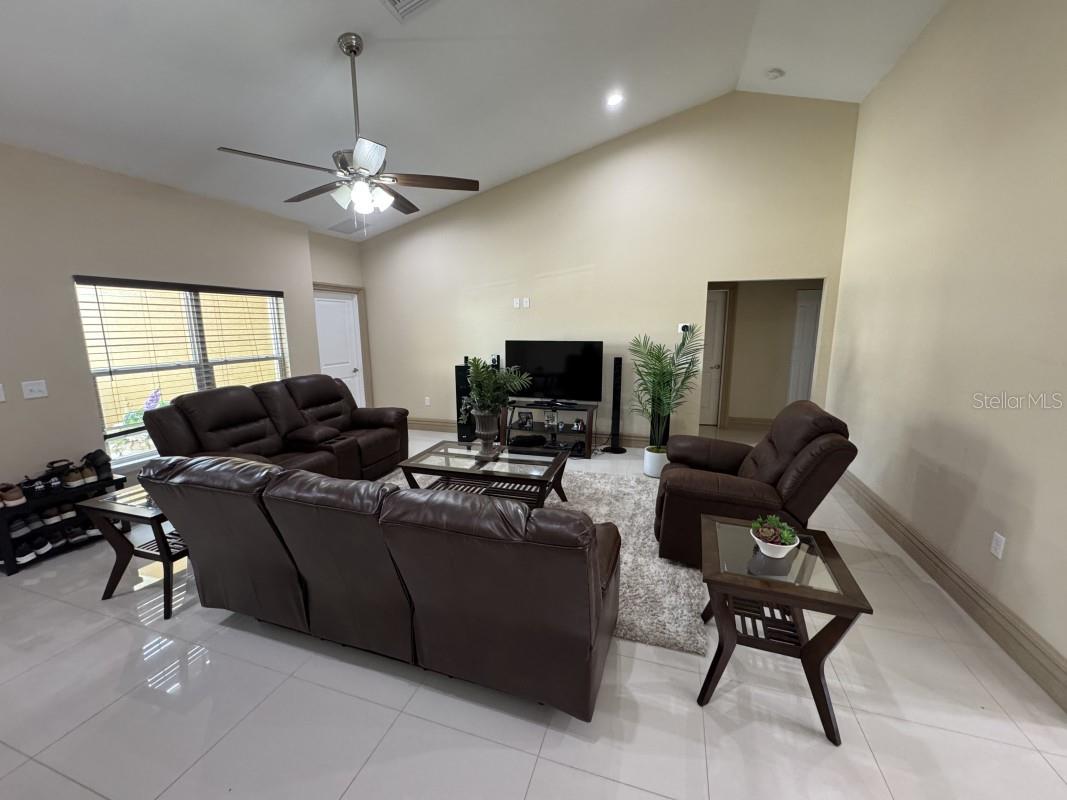 TAYLOR CRK ISLES UN VI - Residential