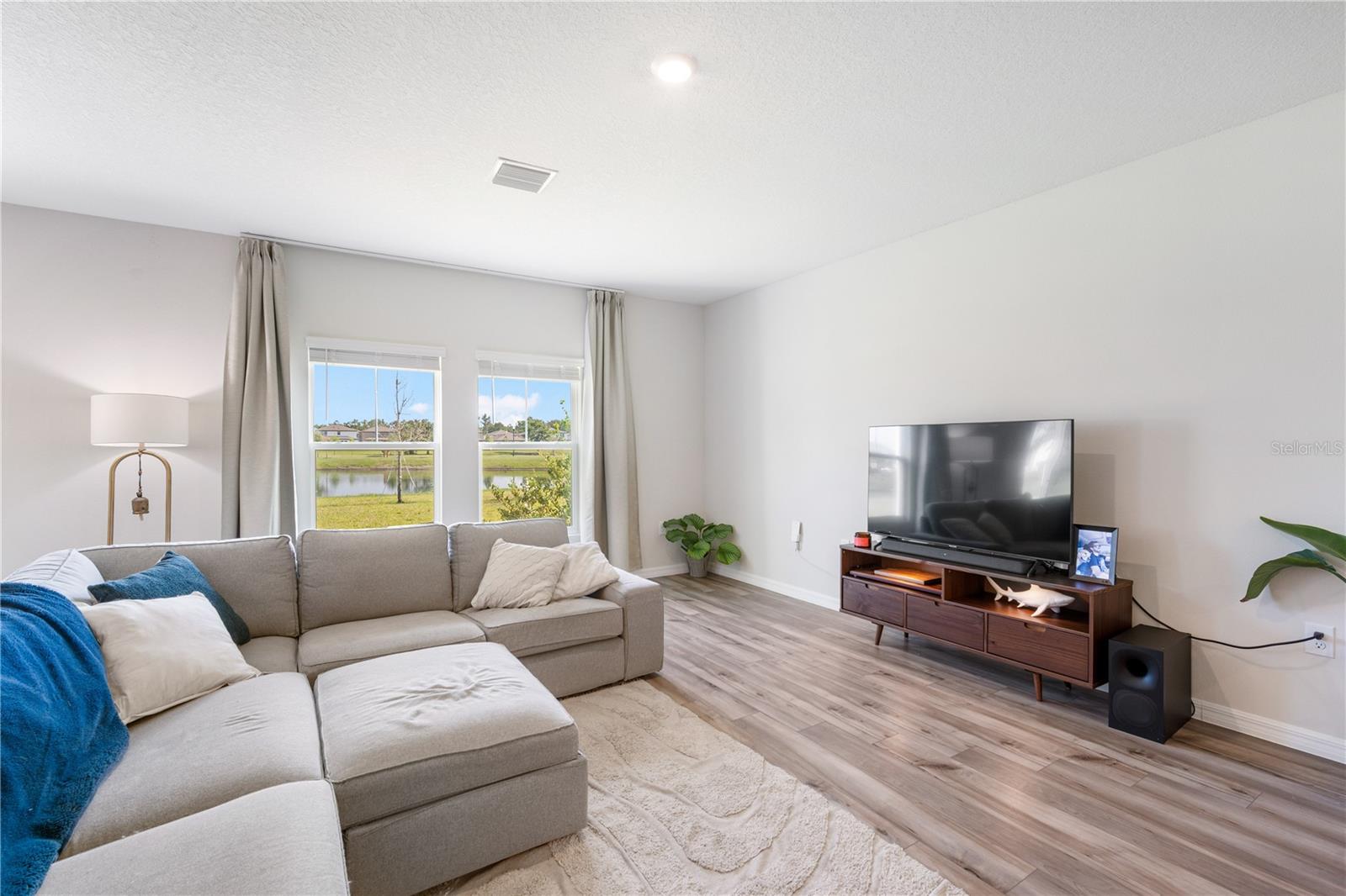 HINTON HAWKSTONE PH 2A & 2B2 - Residential Lease