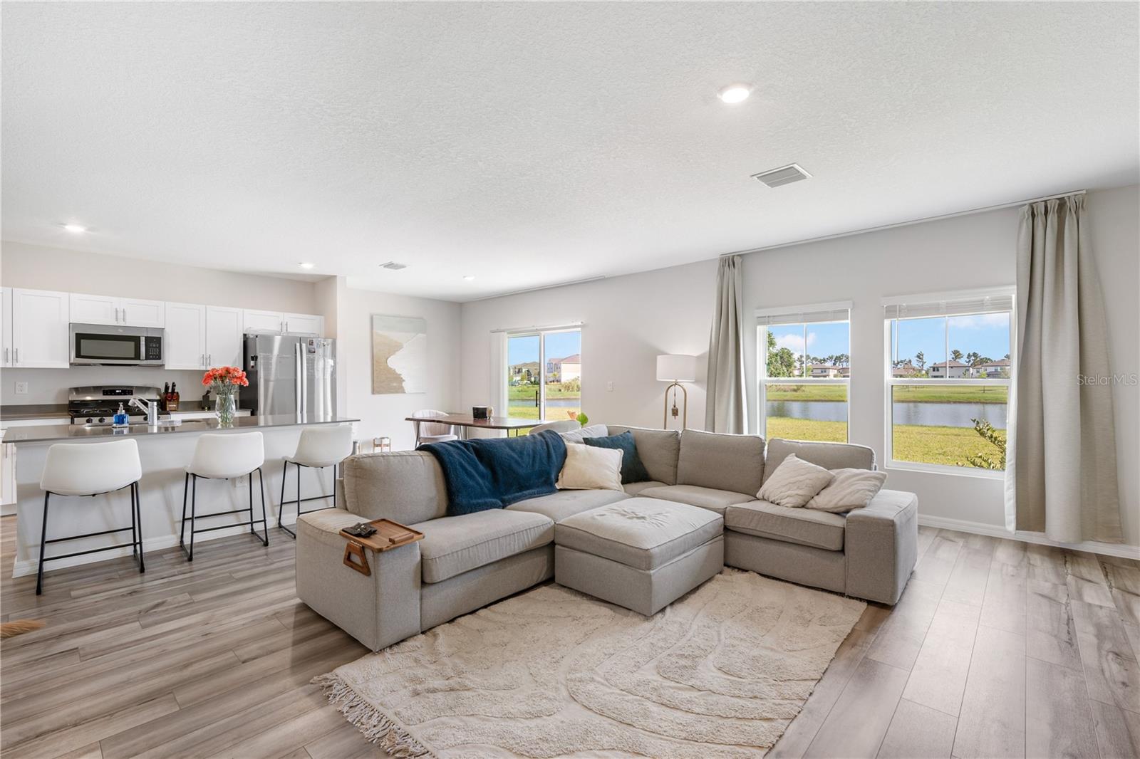 HINTON HAWKSTONE PH 2A & 2B2 - Residential Lease