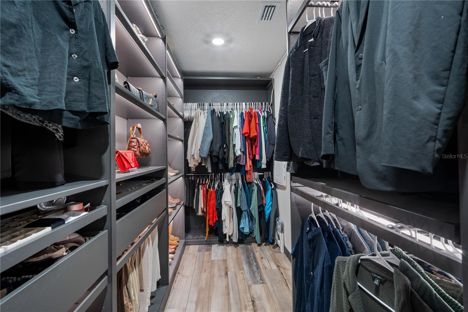 HINTON HAWKSTONE PH 2A & 2B2 - Residential Lease