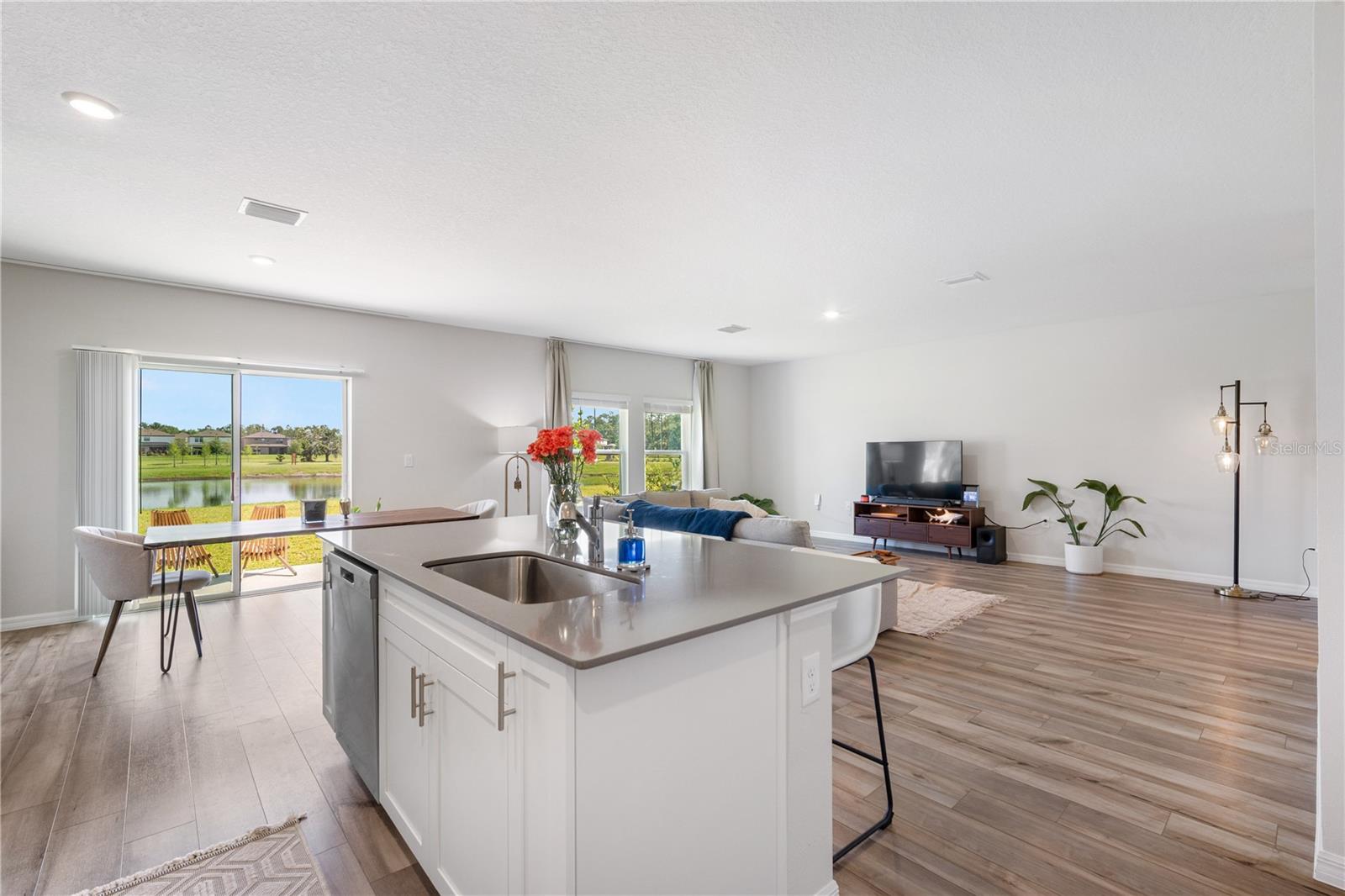 HINTON HAWKSTONE PH 2A & 2B2 - Residential Lease