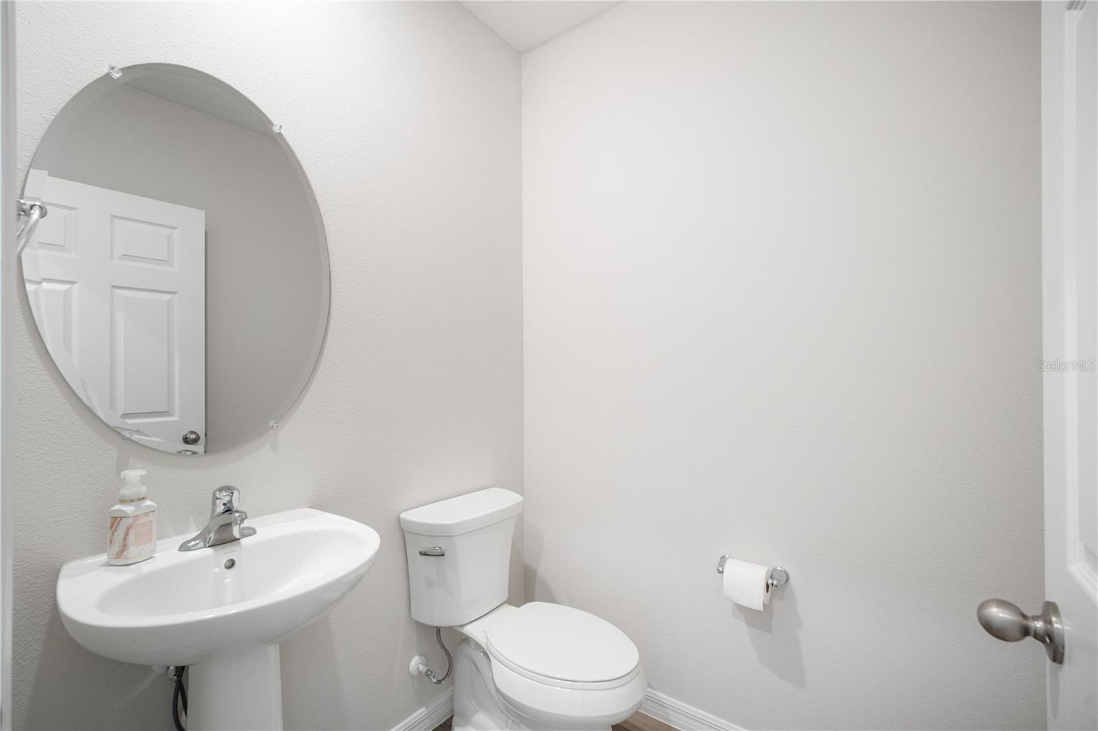 HINTON HAWKSTONE PH 2A & 2B2 - Residential Lease