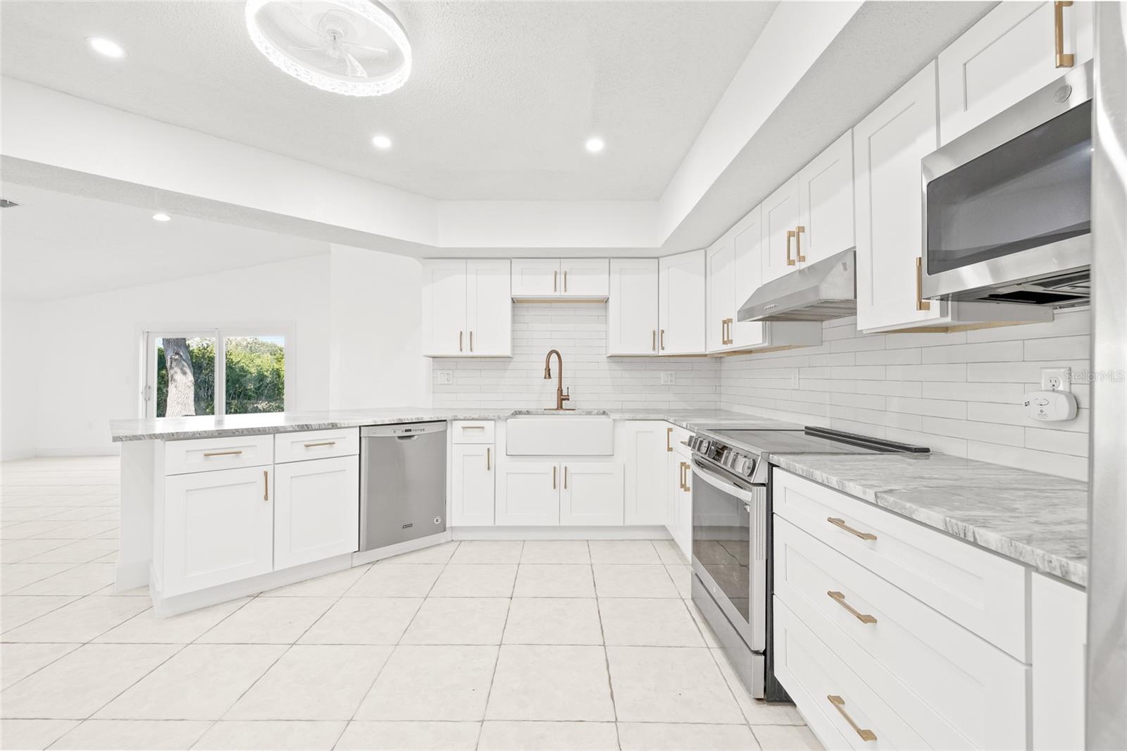 GULF HARBORS WOODLANDS - Residential