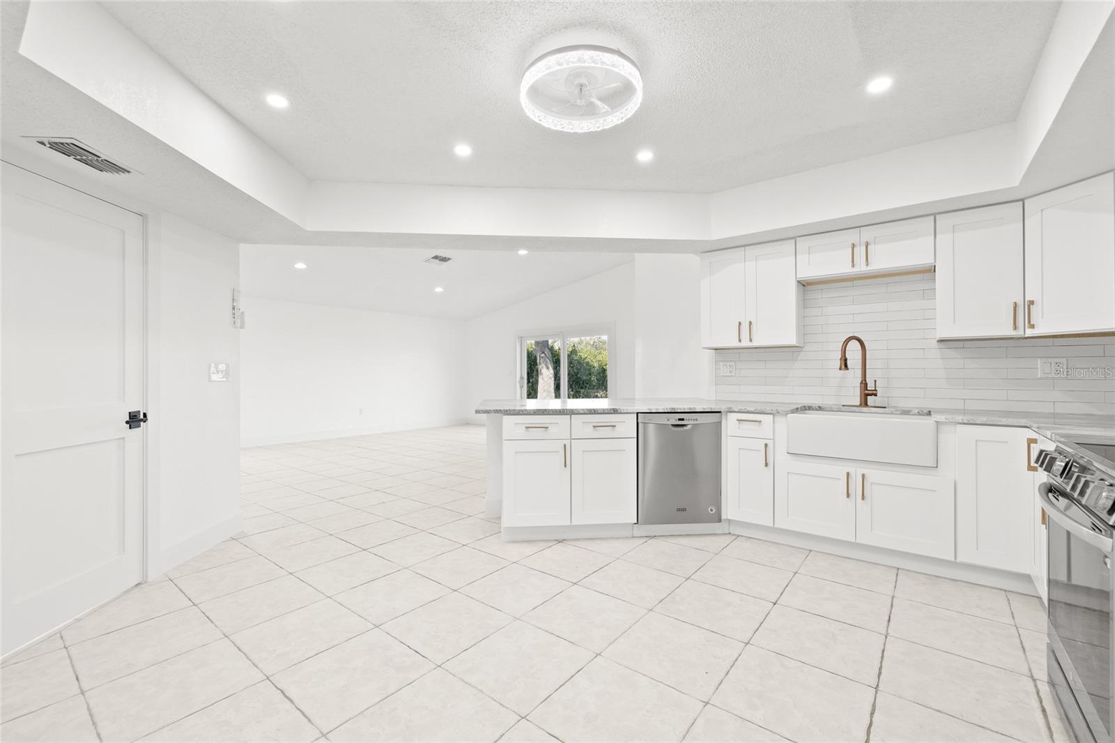 GULF HARBORS WOODLANDS - Residential