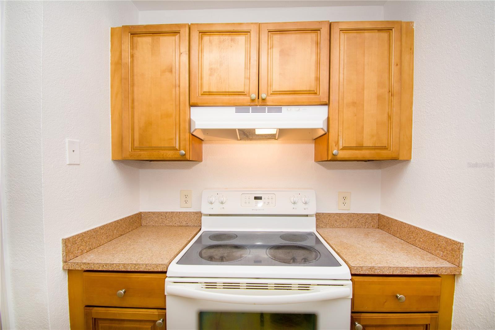 WHISPERING OAKS - Residential Lease