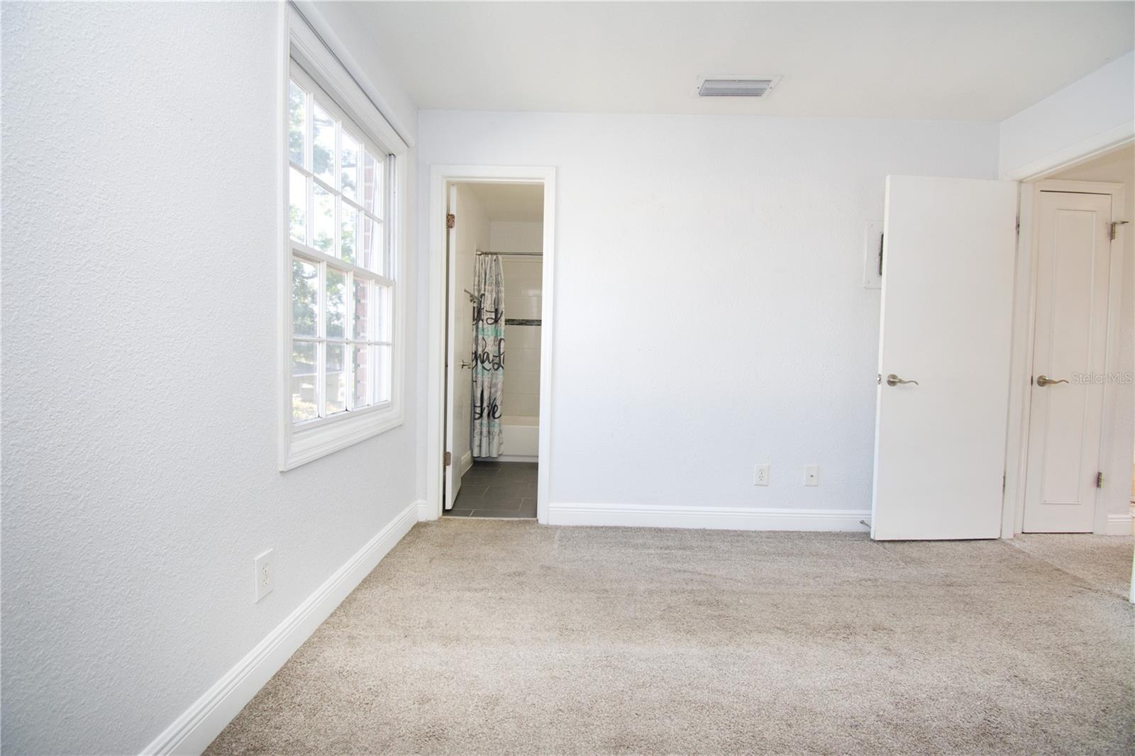 WHISPERING OAKS - Residential Lease