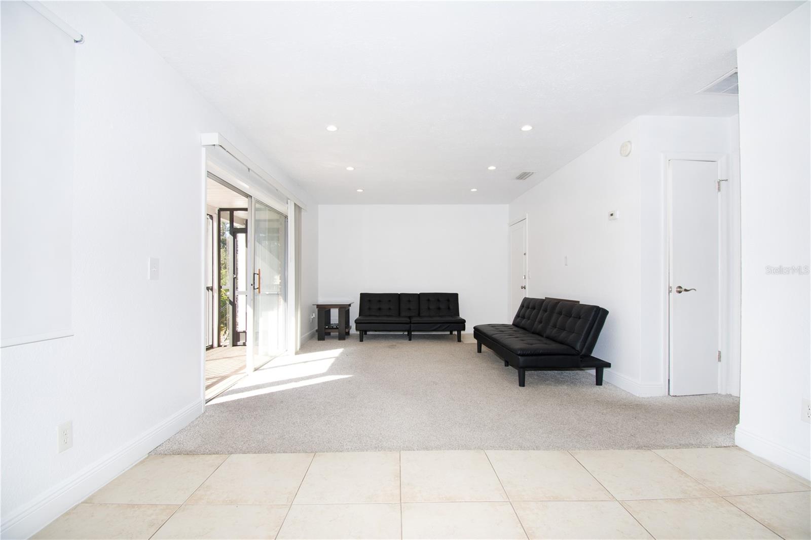 WHISPERING OAKS - Residential Lease