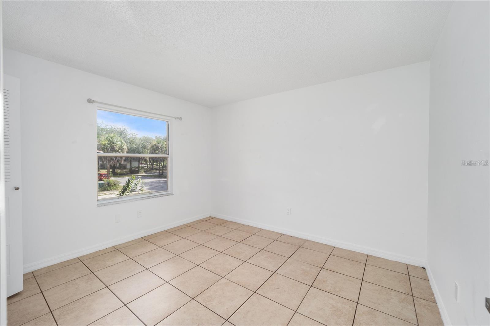 COUNTRY CLUB VLG/SILVER SPGS S - Residential