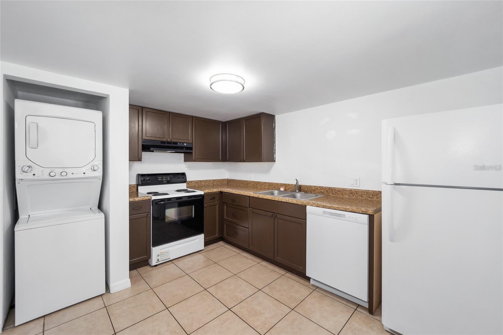 COUNTRY CLUB VLG/SILVER SPGS S - Residential