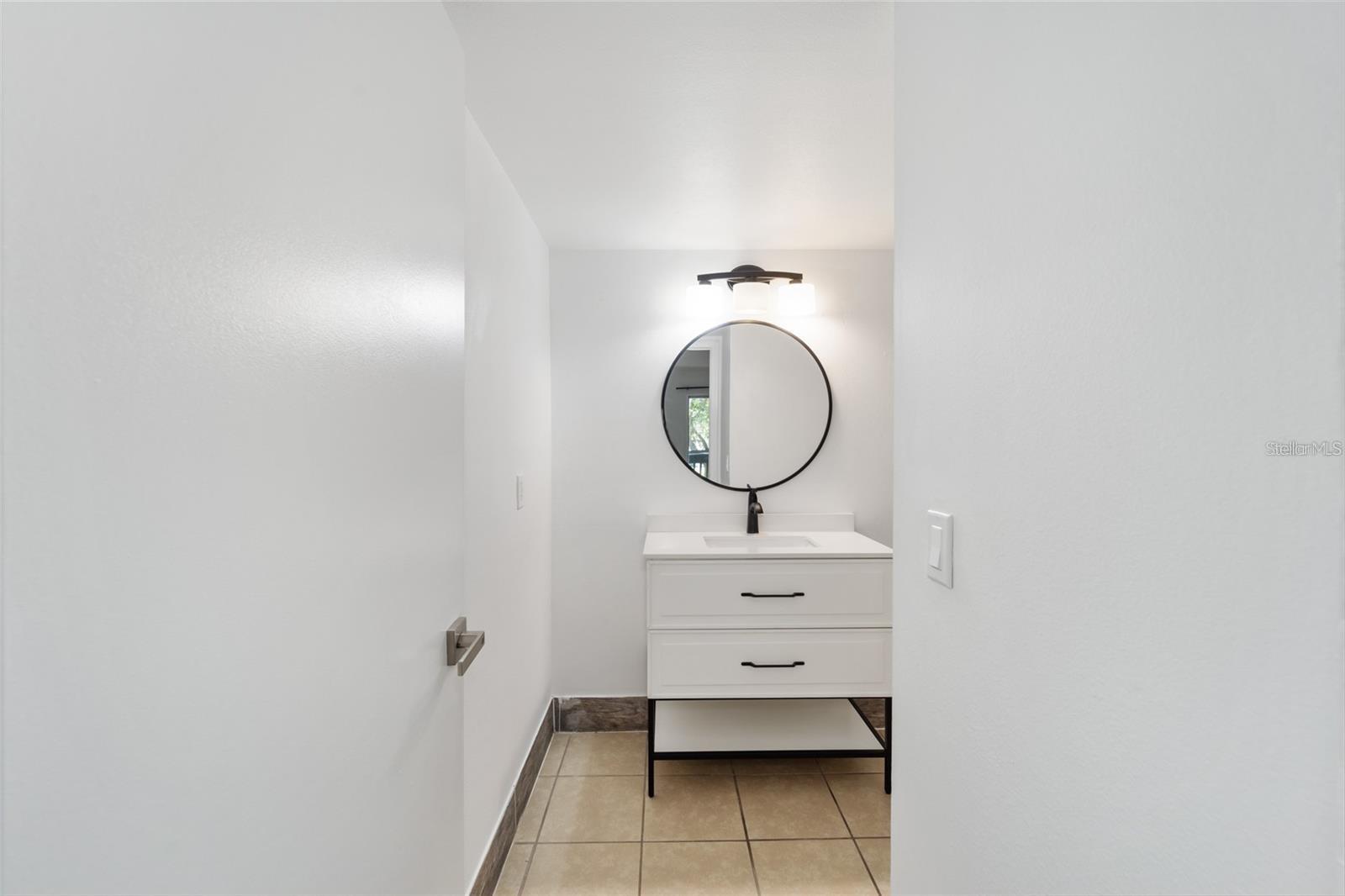 COUNTRY CLUB VLG/SILVER SPGS S - Residential