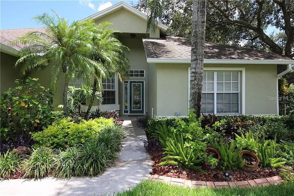 Photo of 3350 Stonebridge Trl, Valrico, FL 33596 (MLS # TB8383996)