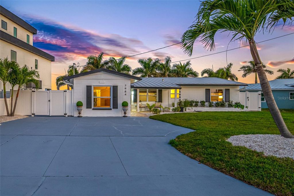 Photo of 7984 1st Avenue S, St Petersburg, FL 33707 (MLS # TB8493374)