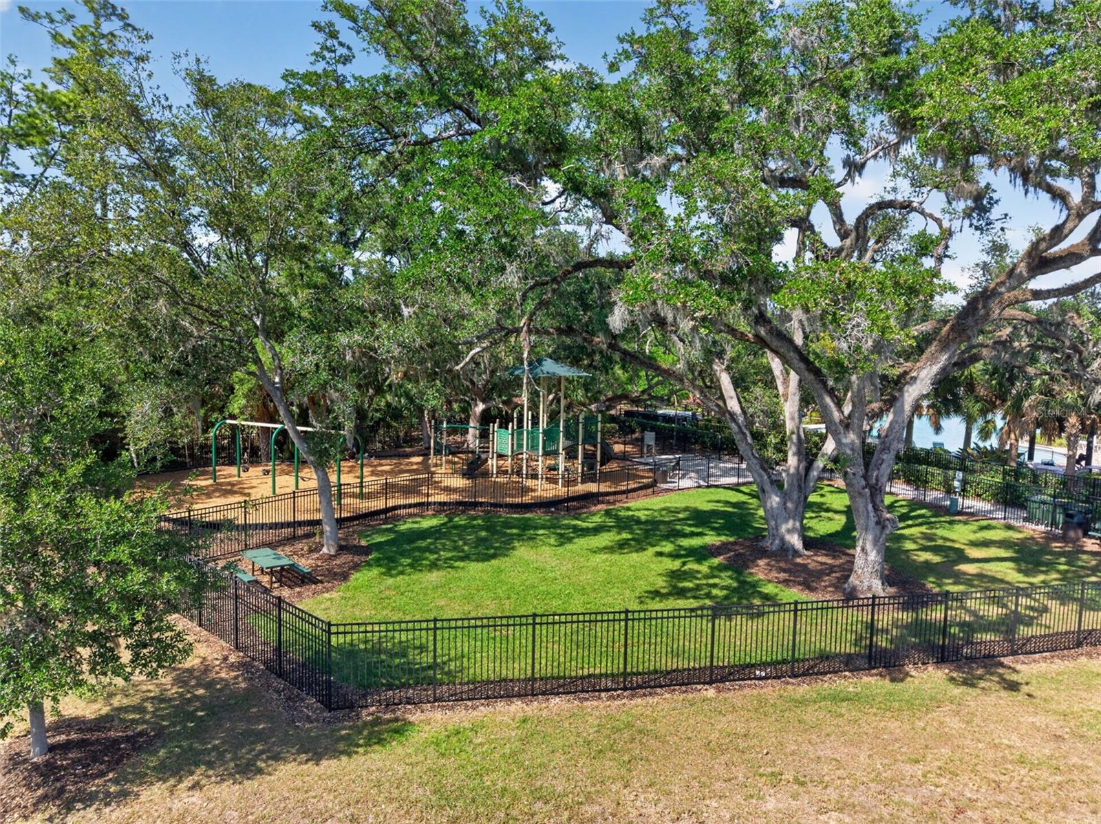 BAY LANDING - Residential