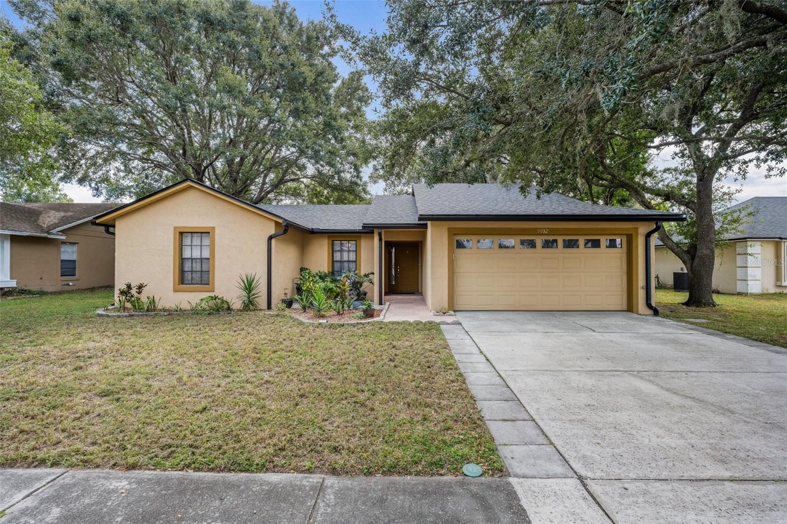 In the heart of Hunter’s Trace neighborhood there is this beautiful, well maintained 4 bed 2 bath home, perfectly situated near the vibrant University of Central Florida! This house can be a home, but also an investment property because it's proximity to UCF. Some of the house features are the open floor plan, vaulted ceilings, tile floors, new kitchen (2020), new appliances (2020) new stove (2023), brand new roof (2023), new paint inside and out, among other improvements, not to mention a large back yard with limitless possibilities to transform into an oasis. The house is very clean and well maintained through the years.
