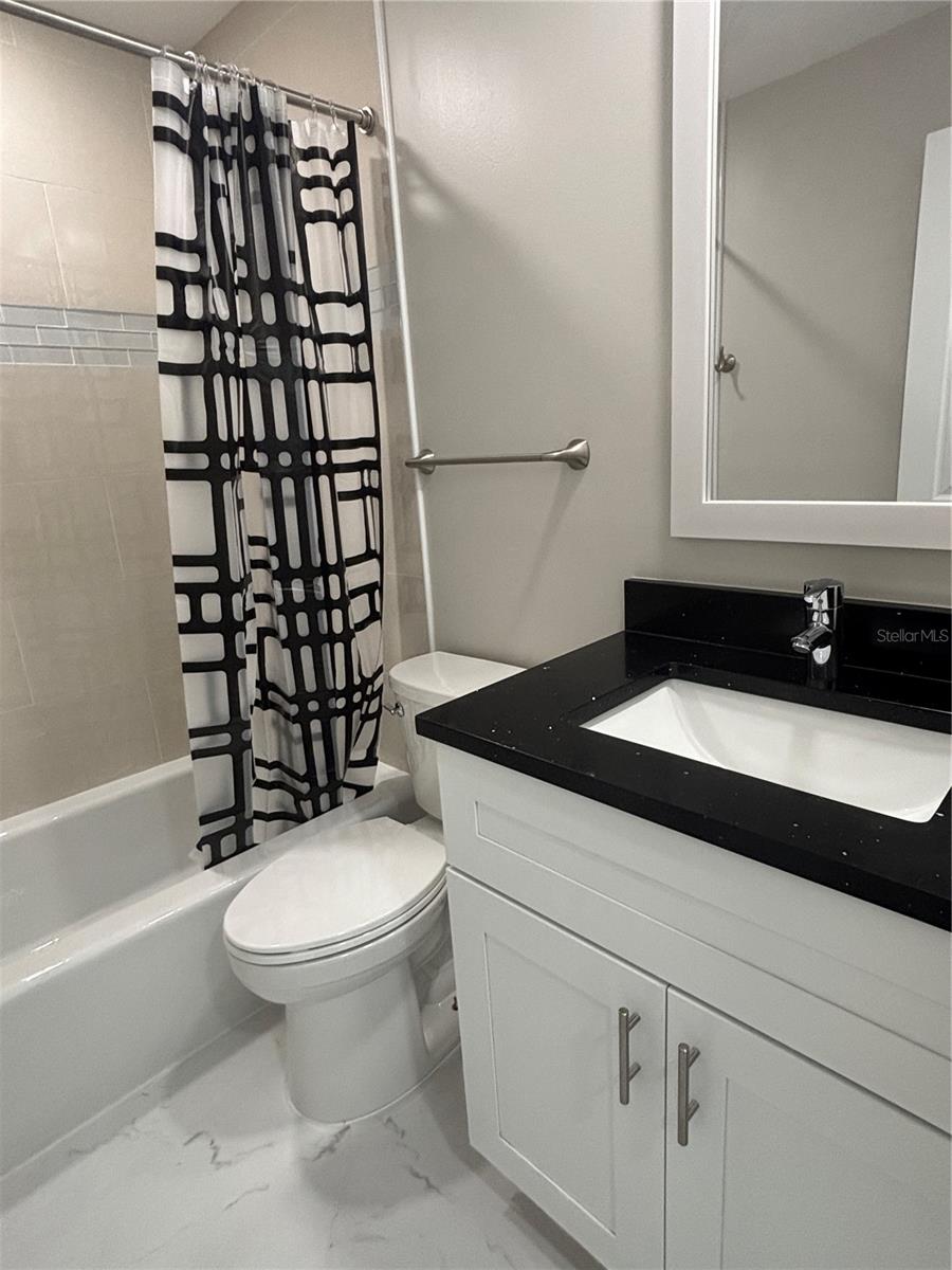 HIDDEN LAKE VILLAS - Residential Lease