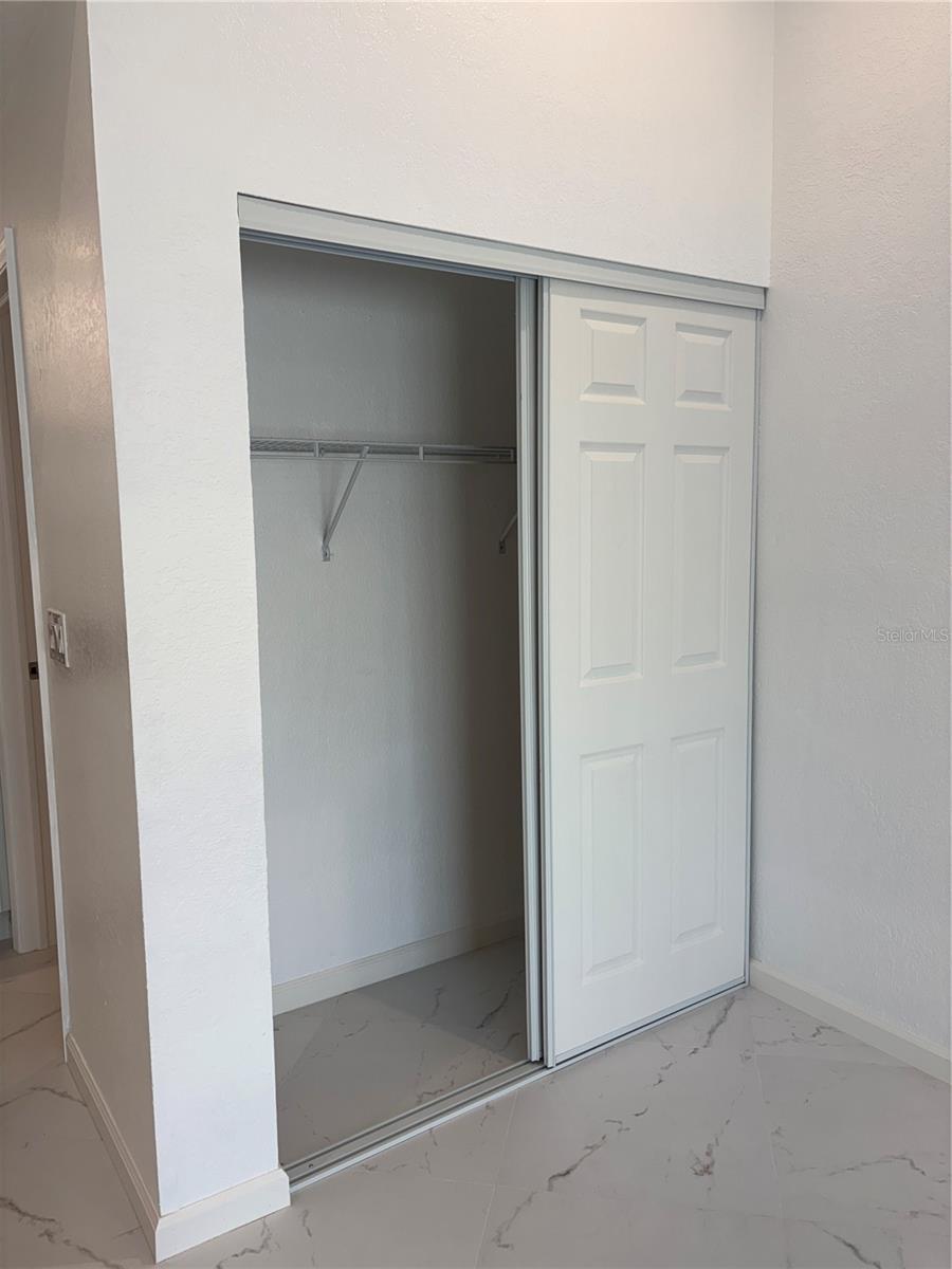 HIDDEN LAKE VILLAS - Residential Lease