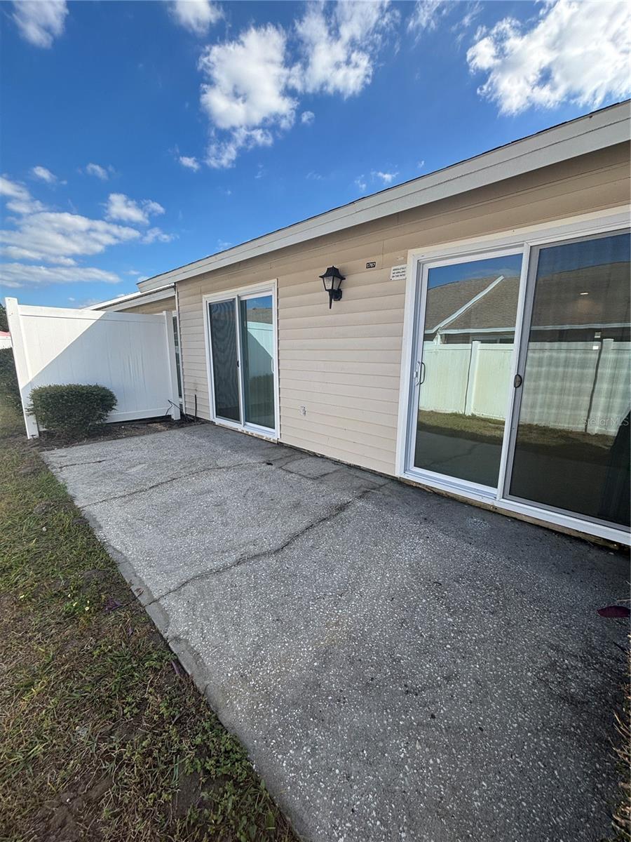 HIDDEN LAKE VILLAS - Residential Lease