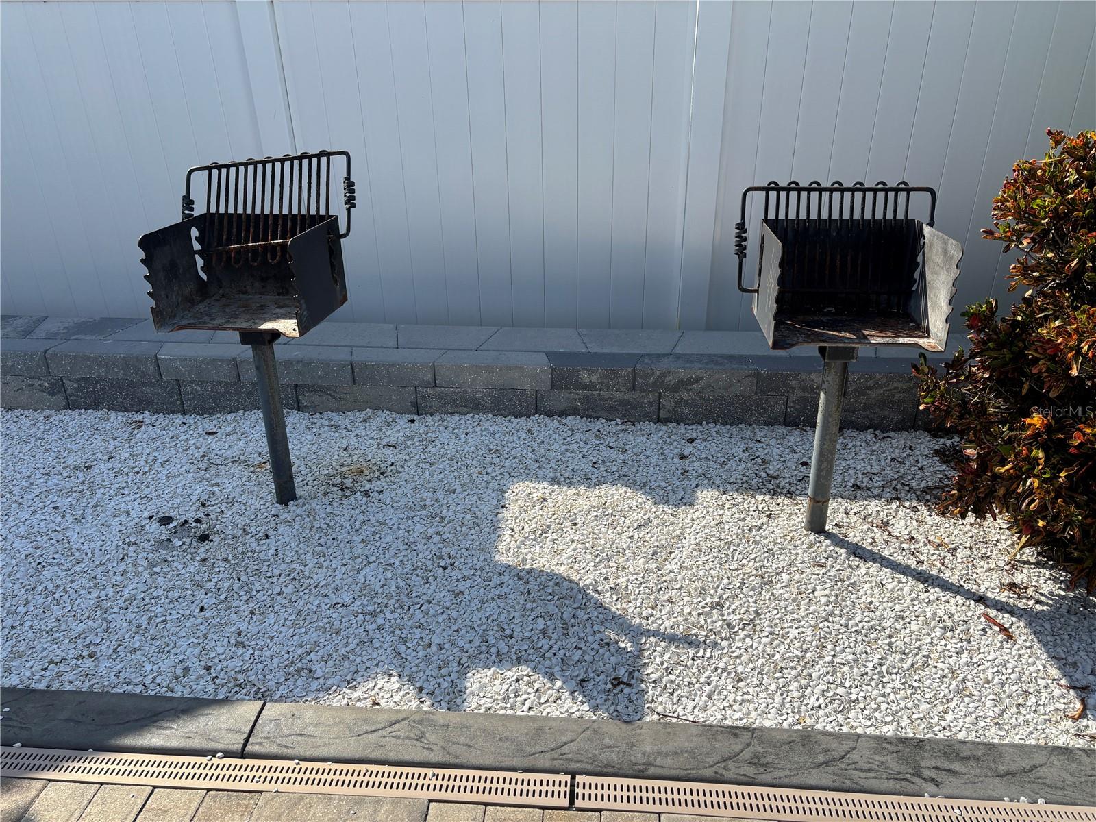 HIDDEN LAKE VILLAS - Residential Lease