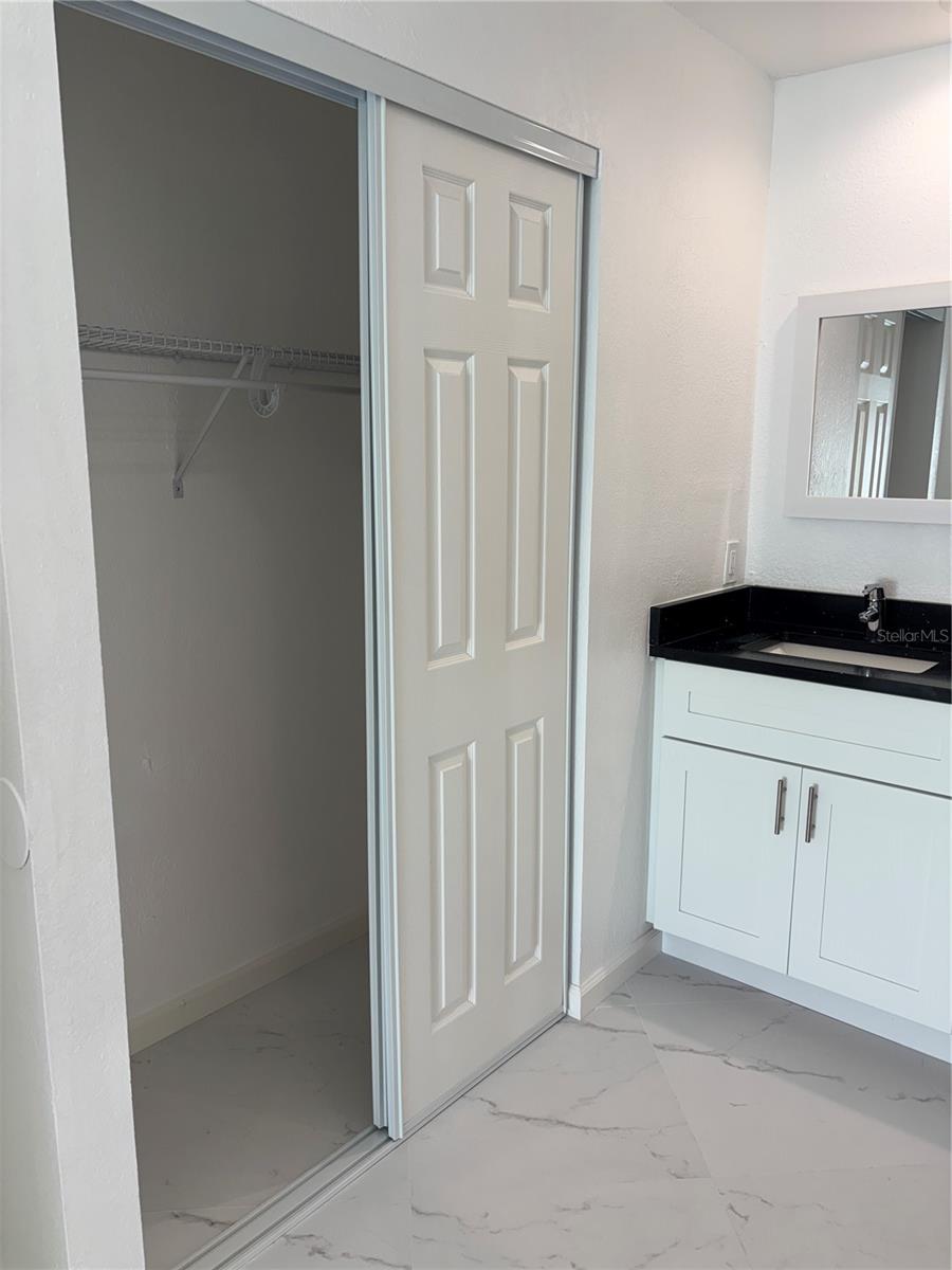 HIDDEN LAKE VILLAS - Residential Lease