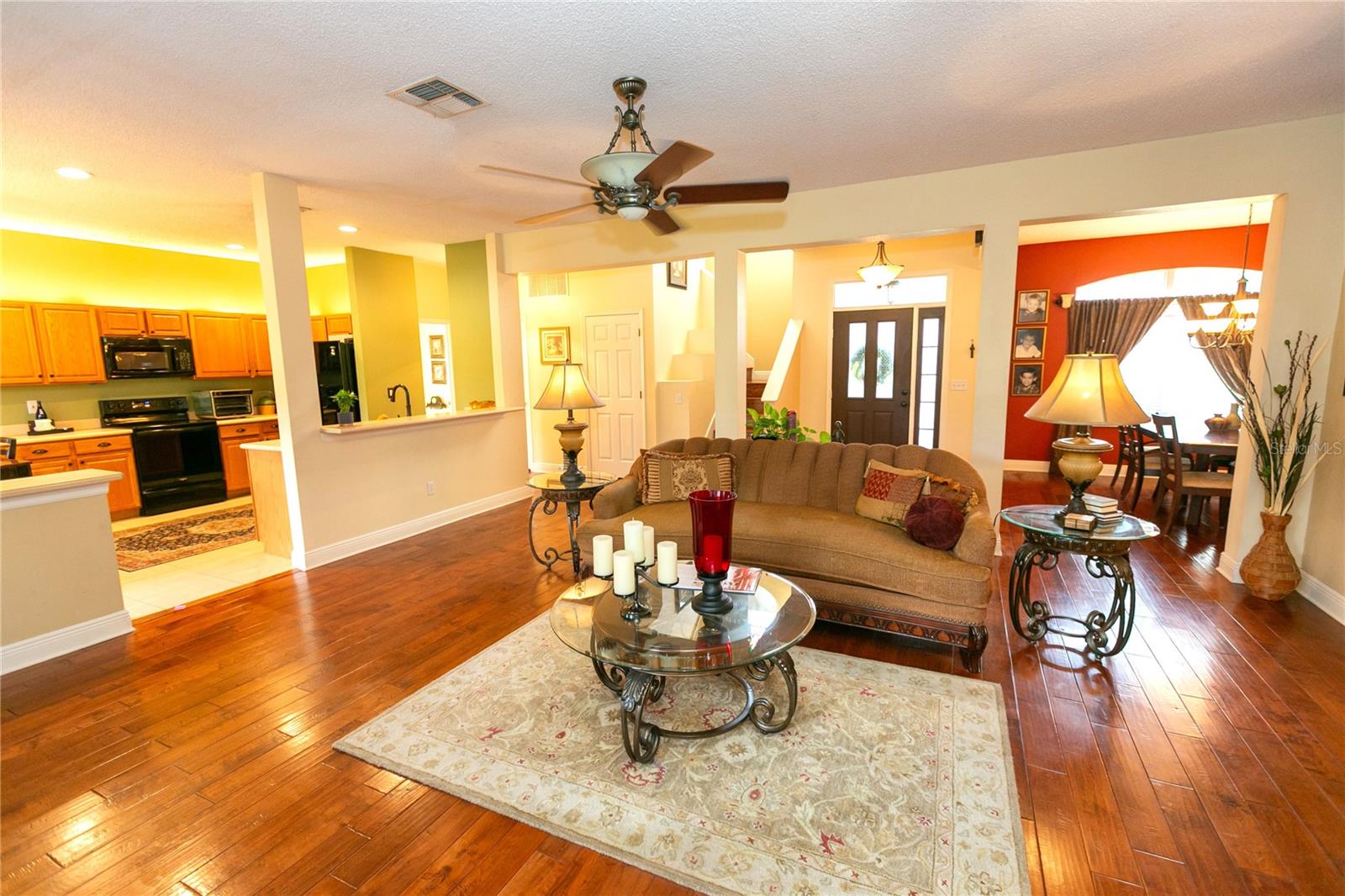 423 SANDRINGHAM COURT