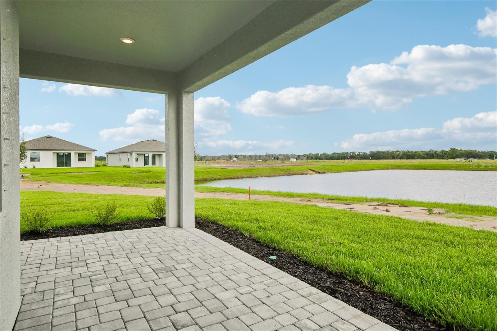8720 CANARD COVE
