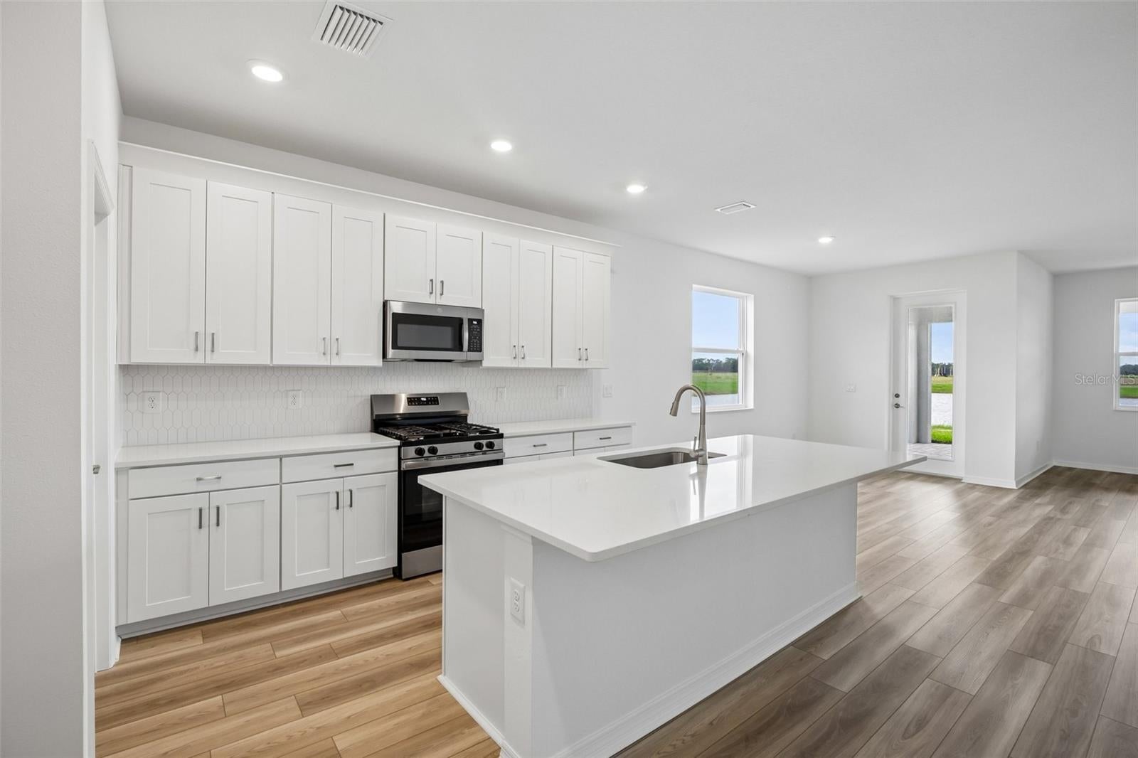 8720 CANARD COVE