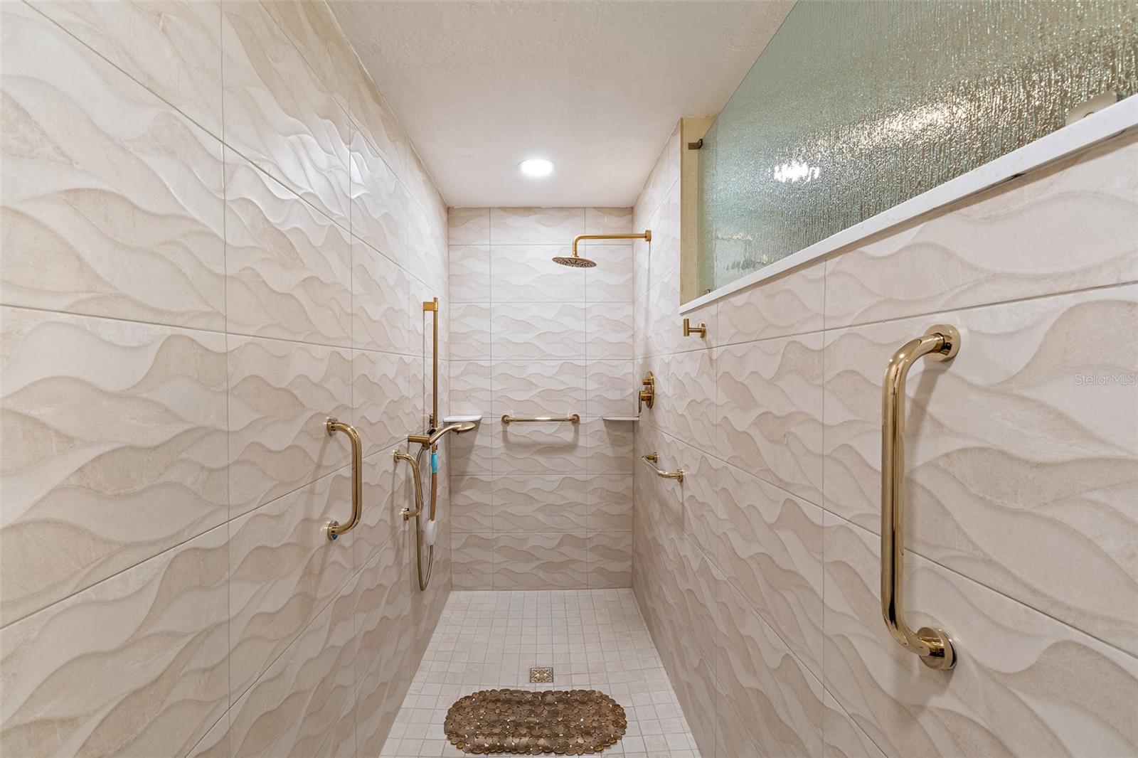 ISLAND POINTE A CONDO - Residential