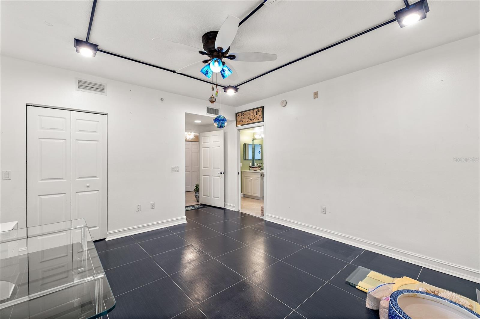 ISLAND POINTE A CONDO - Residential