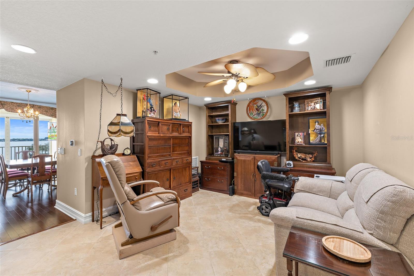 ISLAND POINTE A CONDO - Residential