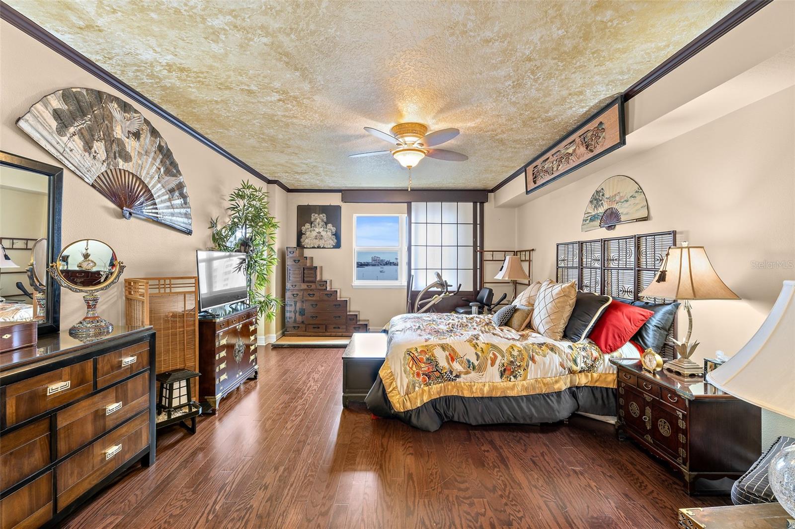 ISLAND POINTE A CONDO - Residential