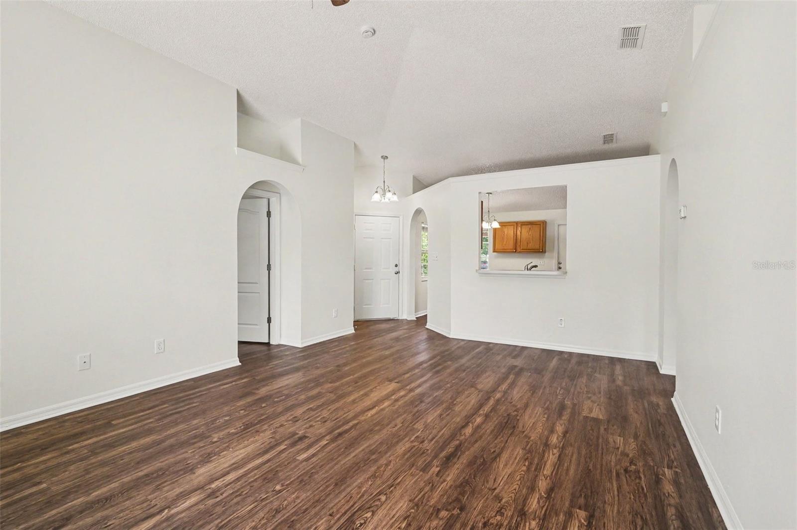 700 KENMOORE COURT