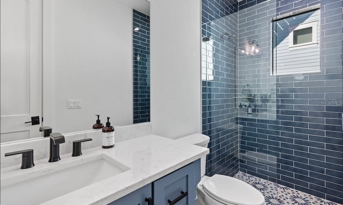 CORRECTED OF AZURE SHORES - Residential