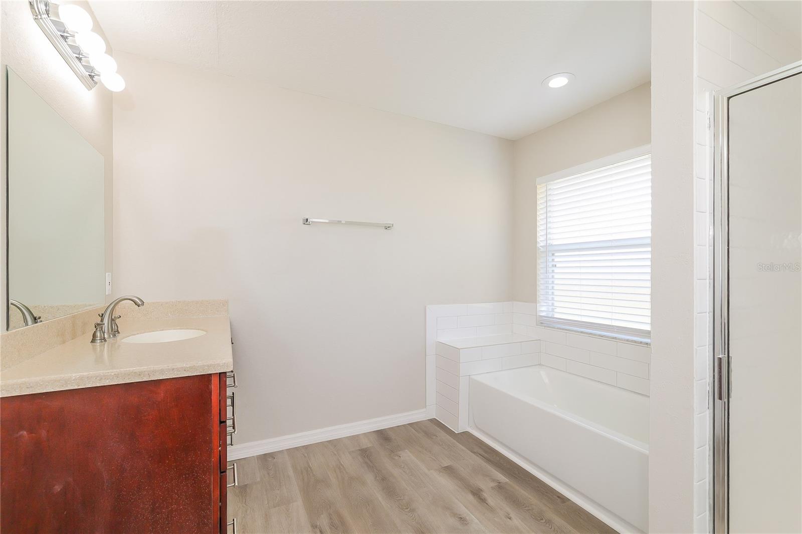 BERGEN POINTE ESTATES - Residential Lease