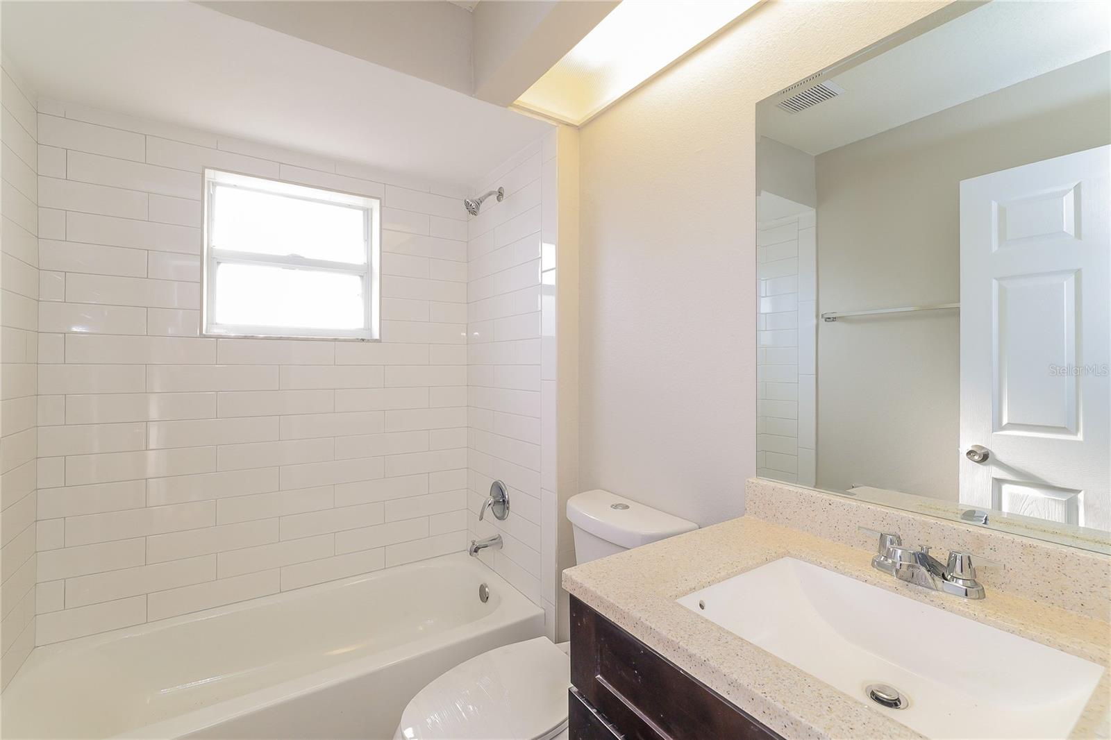 BERGEN POINTE ESTATES - Residential Lease