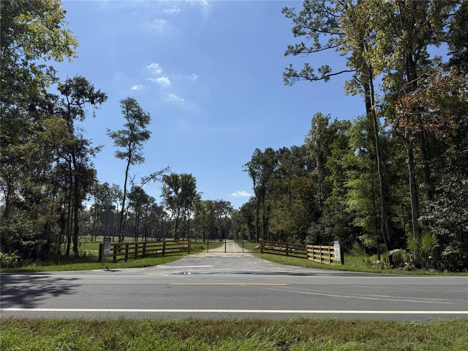 DUNGARVEN OAKS - Land