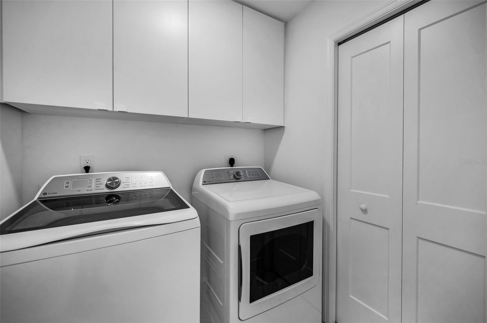 DOLPHIN HARBOUR CONDO - Residential Lease
