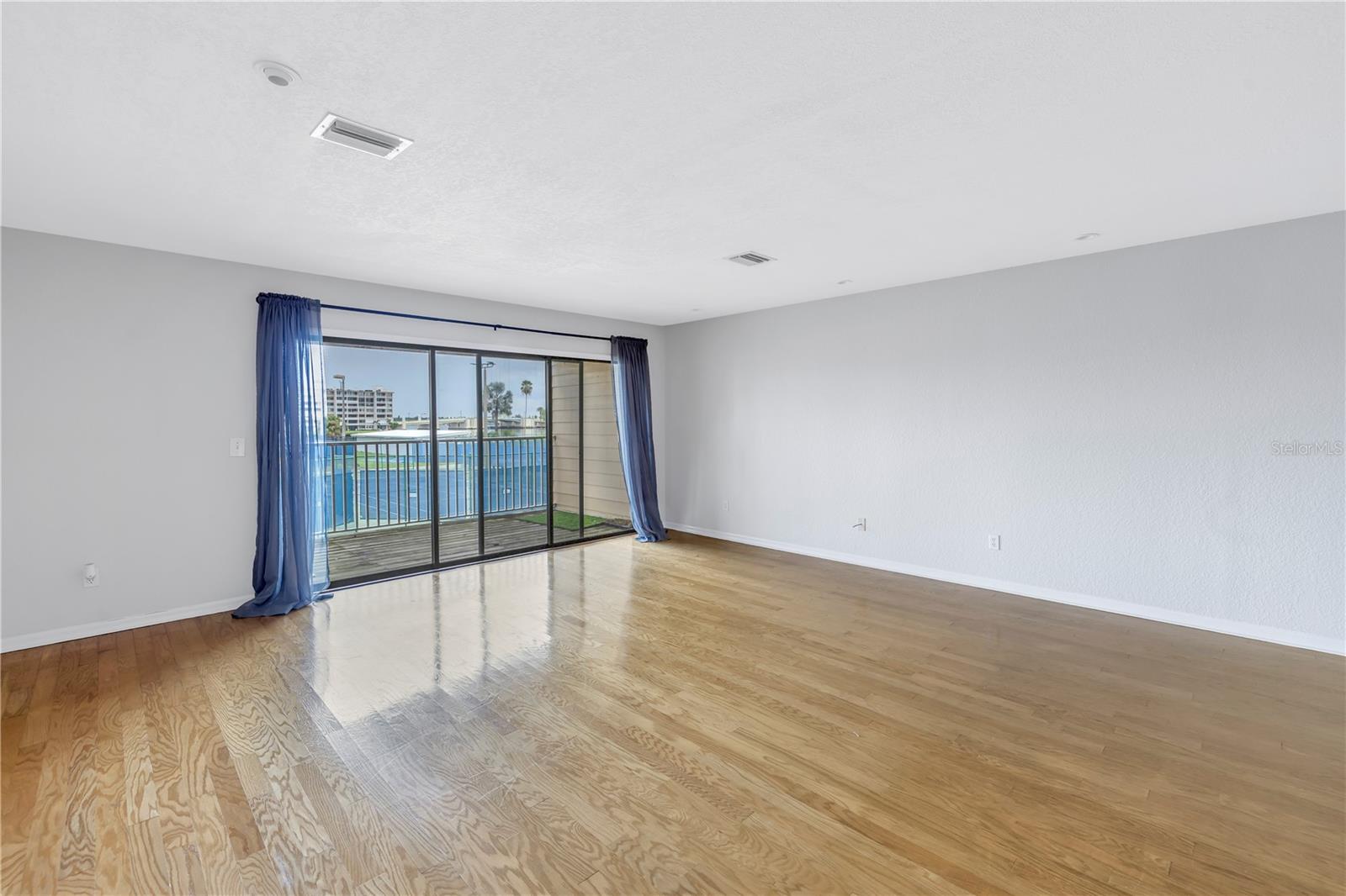 Photo 5 of 34 of 486 SANDY HOOK ROAD townhome