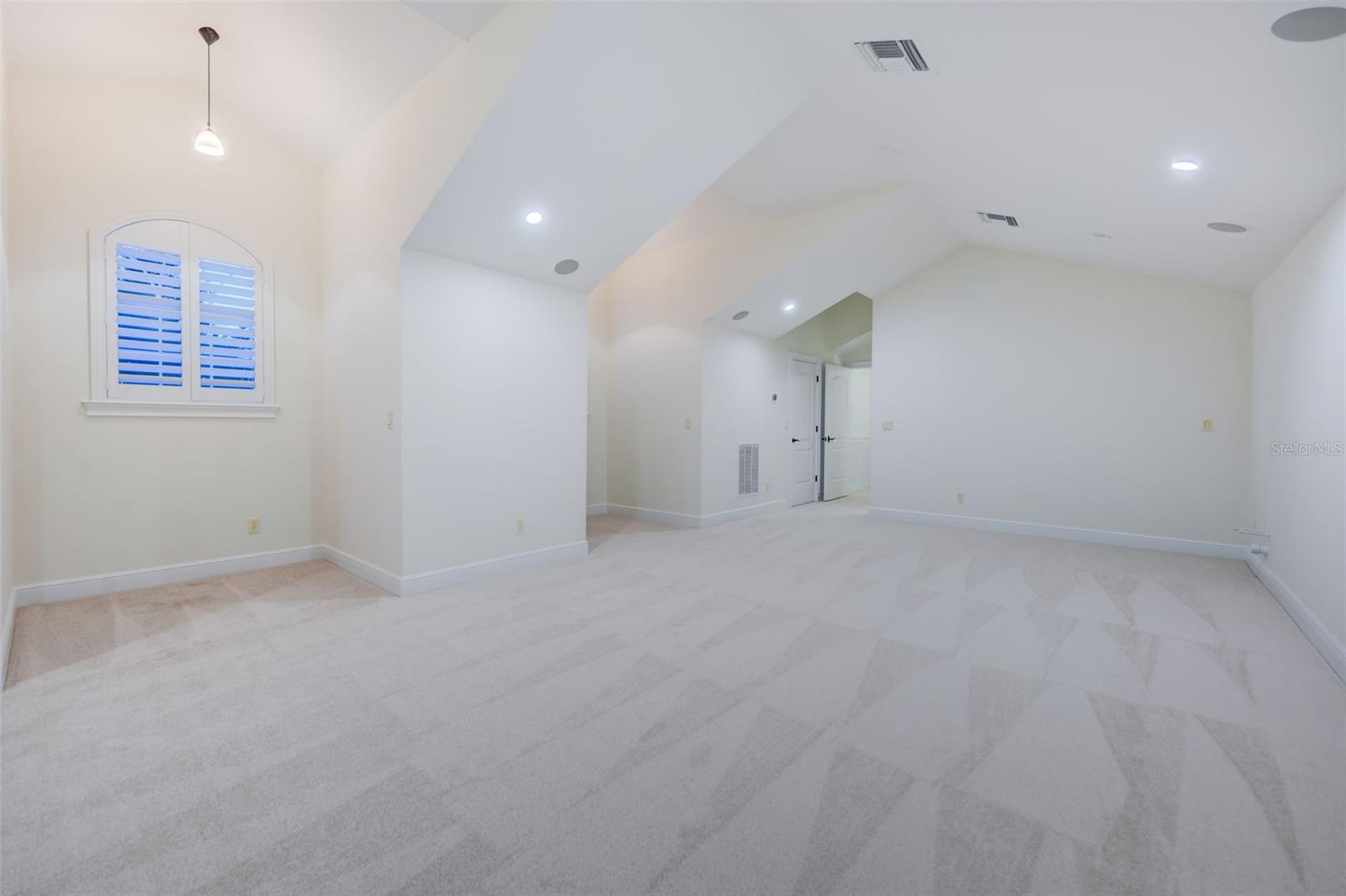 STEEPLECHASE - Residential