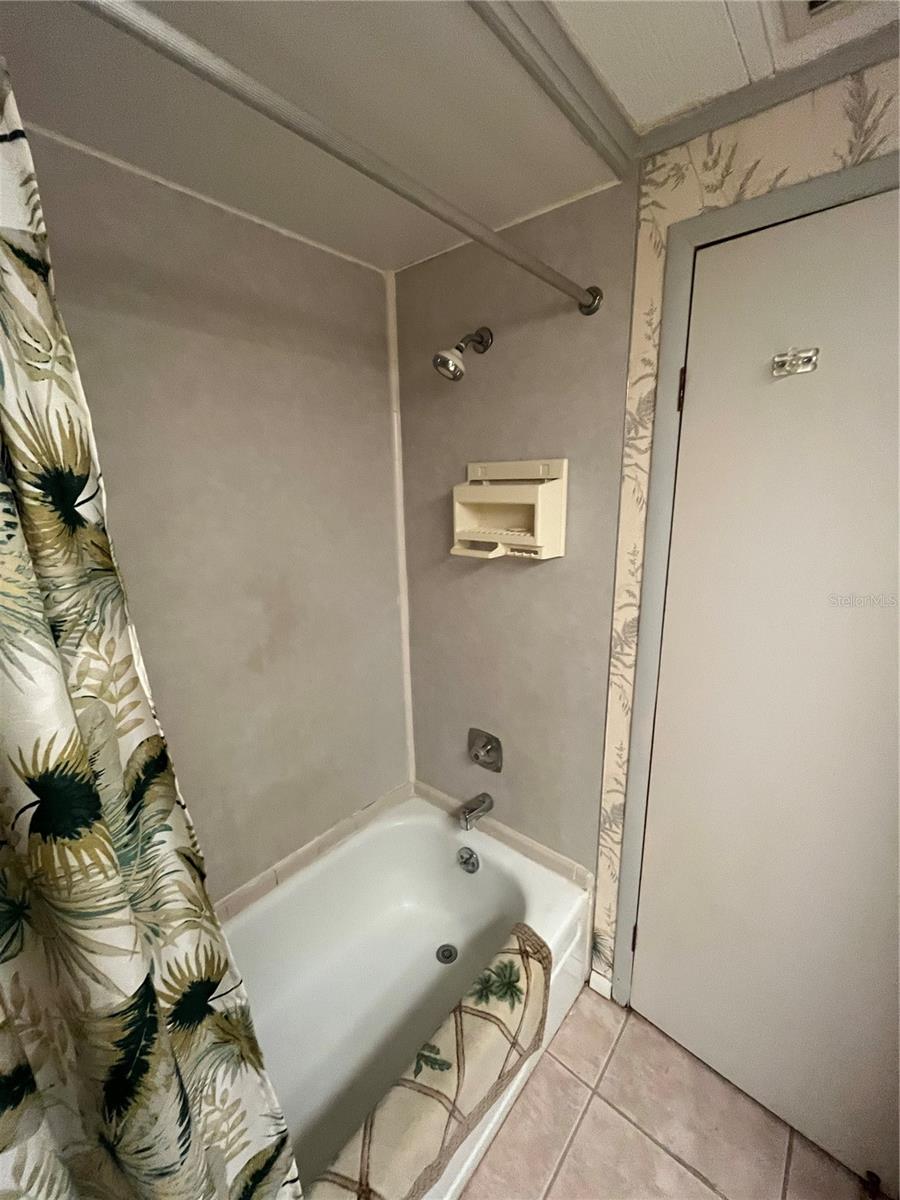 VENICE ISLE - Residential