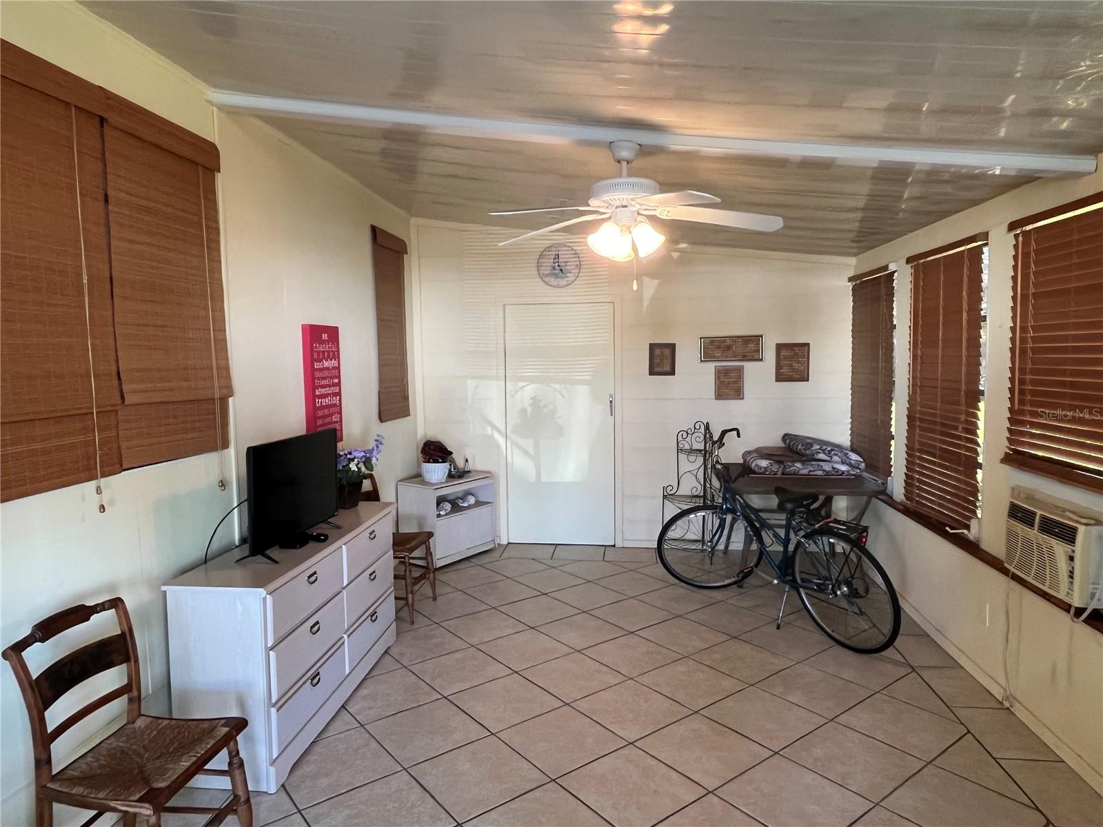 VENICE ISLE - Residential