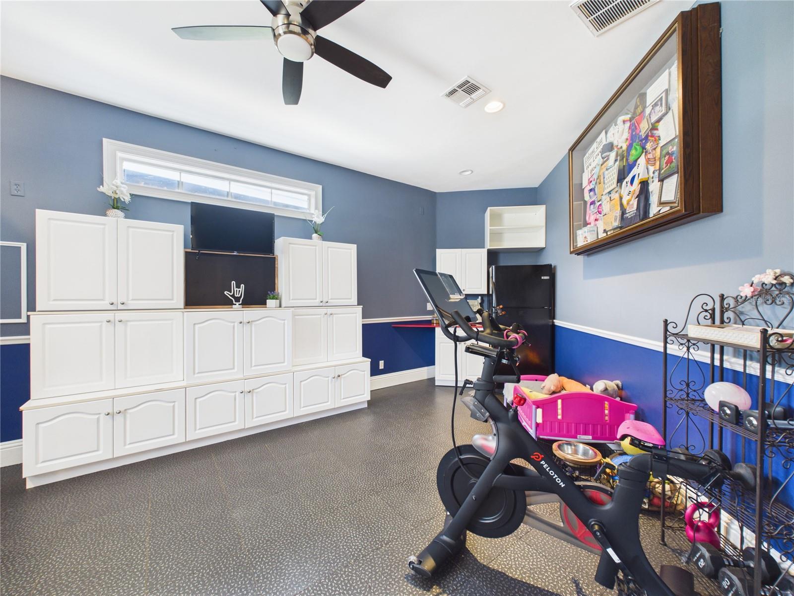 SHADY ROAD ACRES - Residential