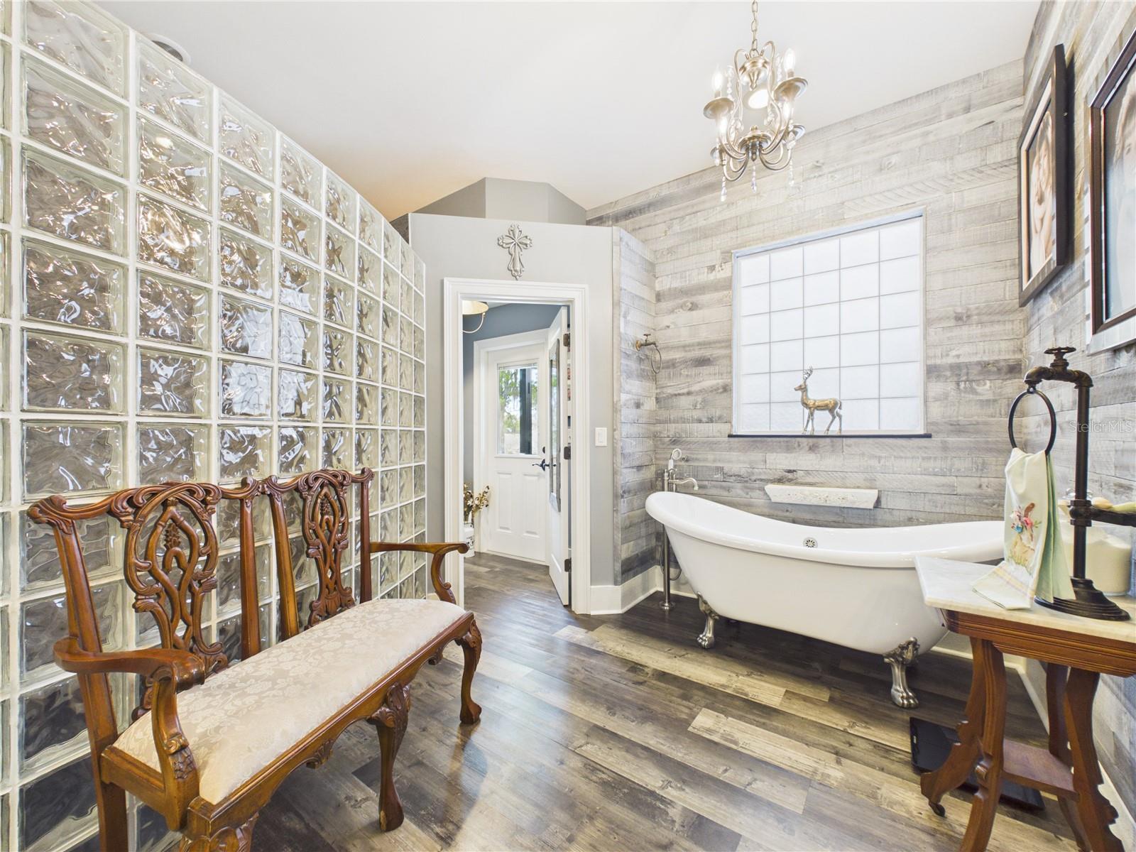 SHADY ROAD ACRES - Residential