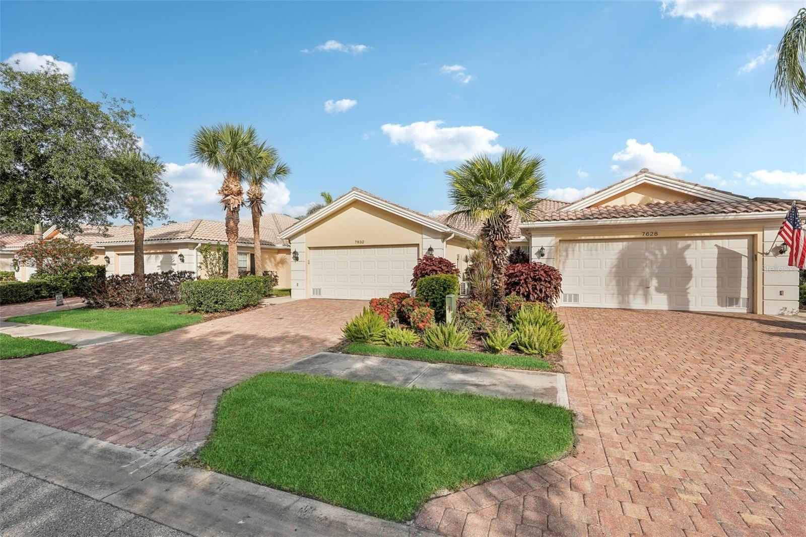 VILLAGEWALK - Residential