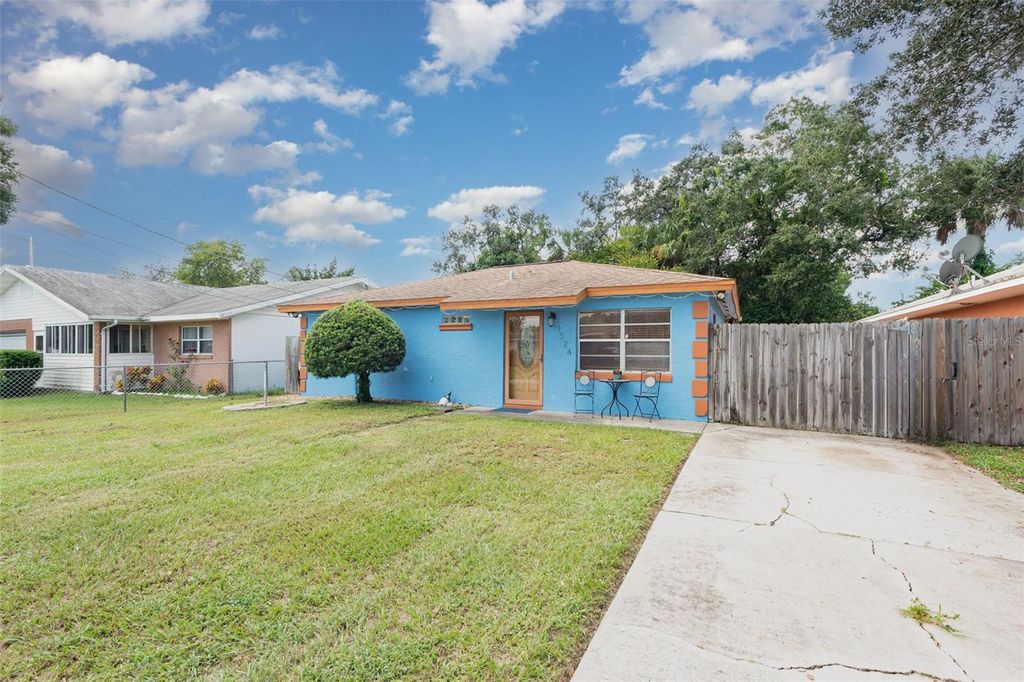 Photo of 1324 Granada Avenue, Daytona Beach, FL 32117 (MLS # O6347464)