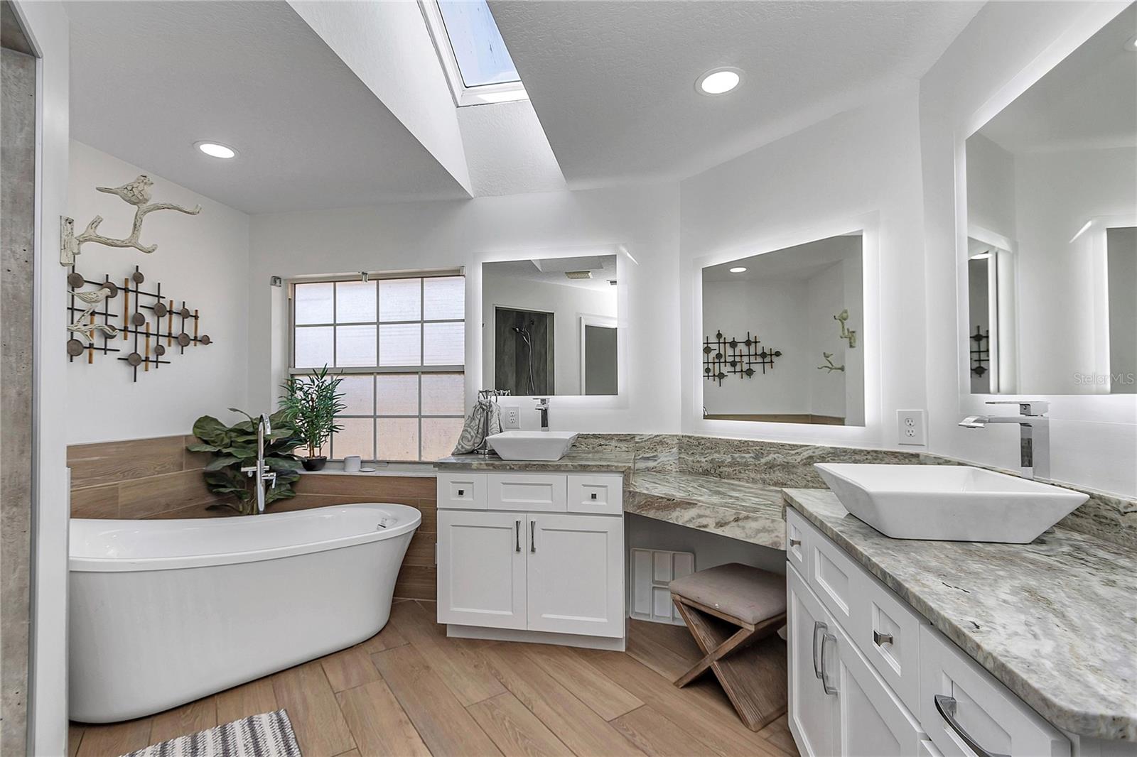 AVONDALE - Residential