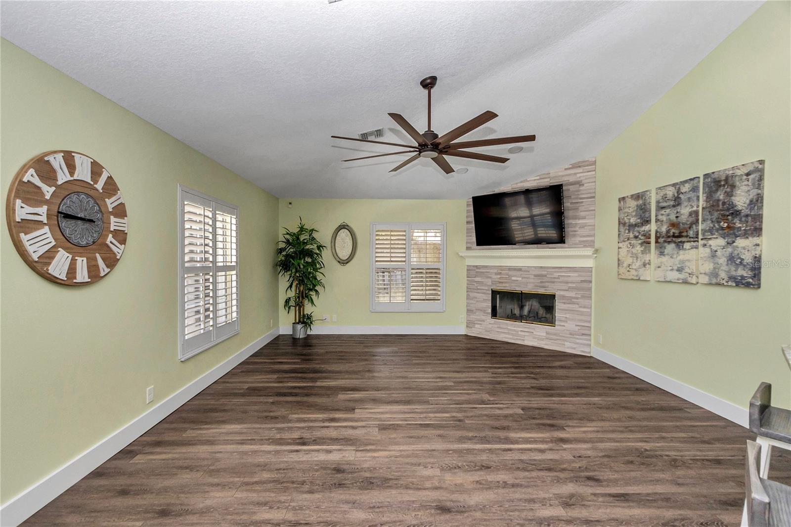 AVONDALE - Residential