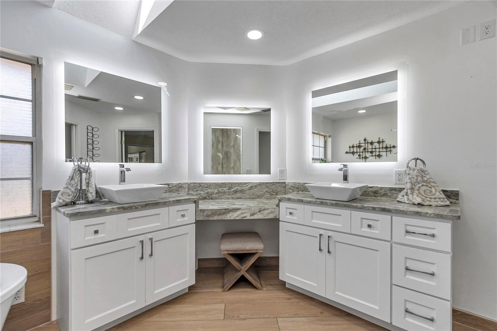 AVONDALE - Residential